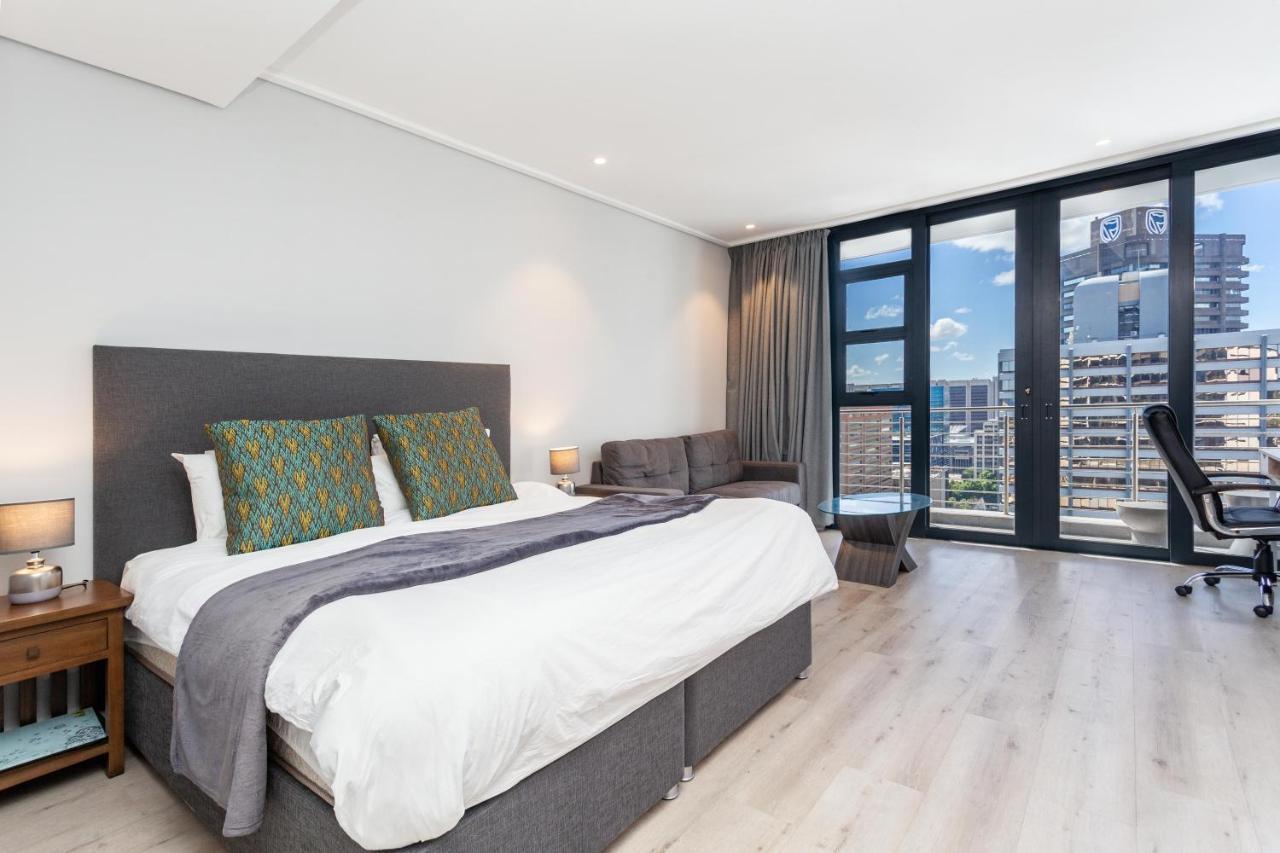 Luxurious 16 On Bree Studio Apartment - Harbour Views Кейптаун Екстериор снимка