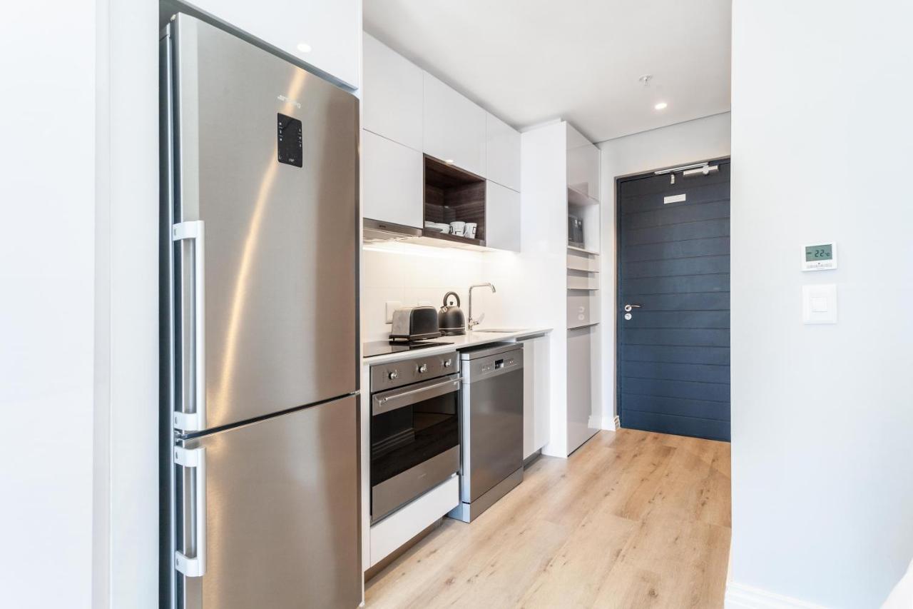 Luxurious 16 On Bree Studio Apartment - Harbour Views Кейптаун Екстериор снимка