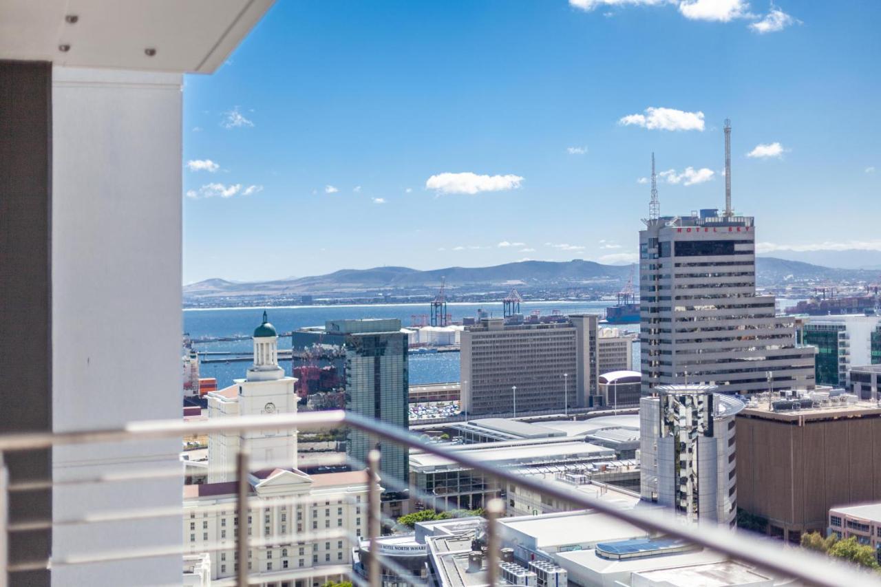 Luxurious 16 On Bree Studio Apartment - Harbour Views Кейптаун Екстериор снимка